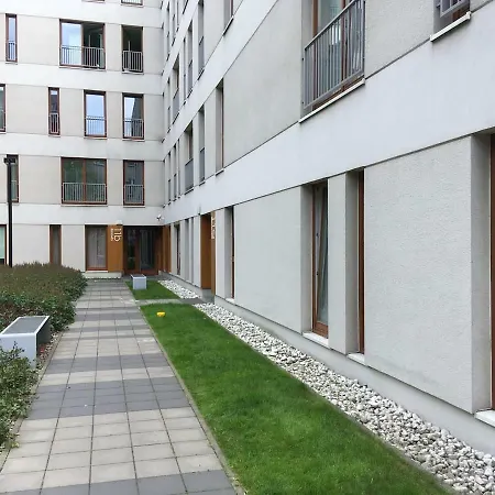 Komfortowy Apartament Z Ogrodkiem 5 Min. Od Rynku Apartman *