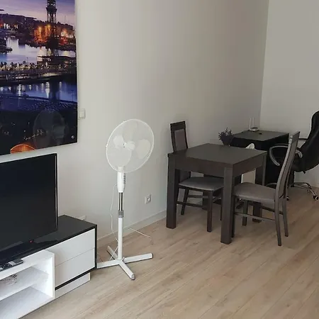 Apartman Komfortowy Apartament Z Ogrodkiem 5 Min. Od Rynku